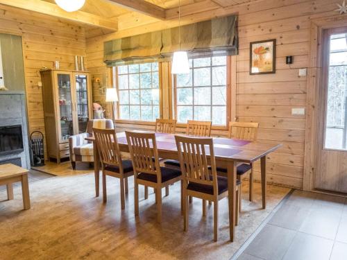 Kuchyň nebo kuchyňský kout v ubytování Holiday Home Villa koira nr3 by Interhome