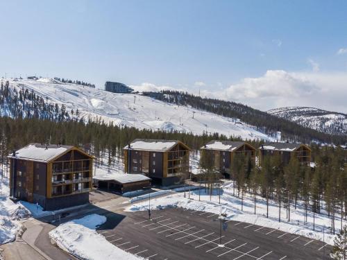 an aerial view of a ski resort in the snow at Holiday Home Tunturinlaita c3 by Interhome in Sirkka