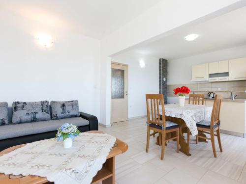 Fotografie z fotogalerie ubytování Apartment Suzy - SNJ139 by Interhome v destinaci Senj