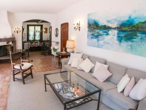 Ruang duduk di Villa Sofia by Interhome