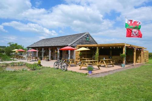 Gallery image of Arcadia Safari Tent in private 5 acre field in Wrexham