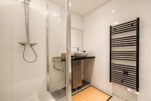 Apartment Padouk Moriond Courchevel - by EMERALD STAY photo 3