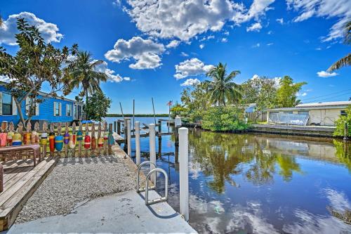 Gambar di galeri bagi Matlacha Home with Boat Mooring and Gulf Access! di Matlacha
