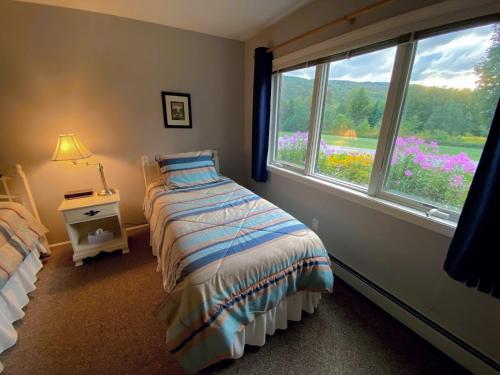 Krevet ili kreveti u jedinici u objektu FV50 Pet friendly single level home in Bretton Woods walk to golf course and Mt Washington Hotel