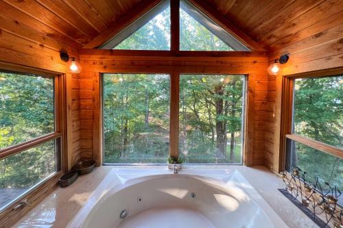 Gallery image of Upscale Gatlinburg Cabin Deck, Fire Pit and Hot Tub in Gatlinburg