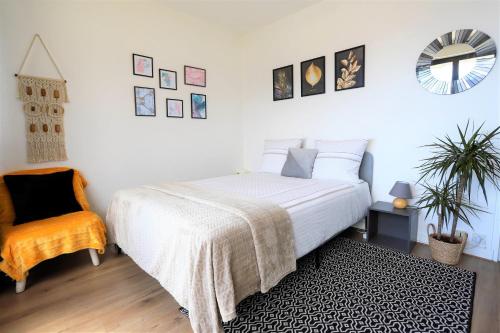 Photo de la galerie de l'établissement Appartement secteur gare avec balcon et vue panoramique, à Chambéry