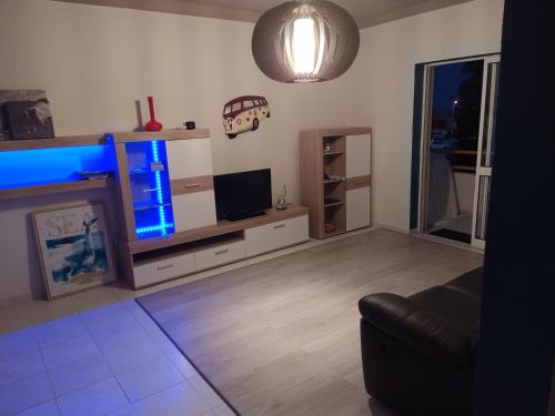 Max Crib Sea front Apart with AC and garage