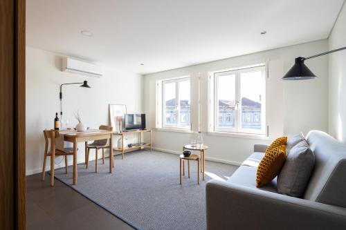 Box Market Square Apartment