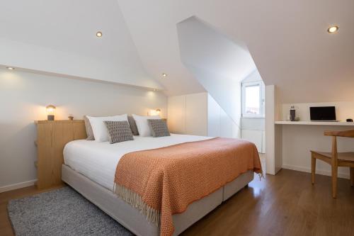 Box Market Square Apartment