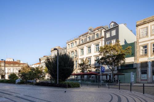 Box Market Square Apartment