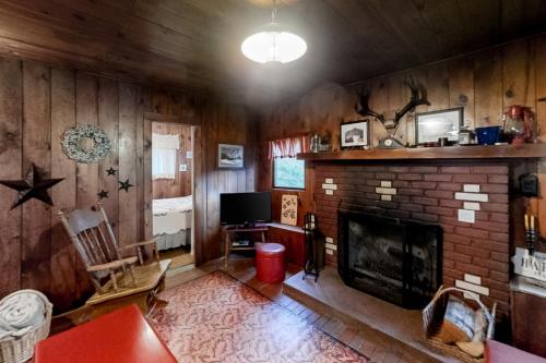 Pine Cone Cottage – Photos 2