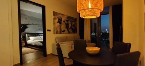 A seating area at 4201 Design Apartment by Jumeirah Living Dubai Marina