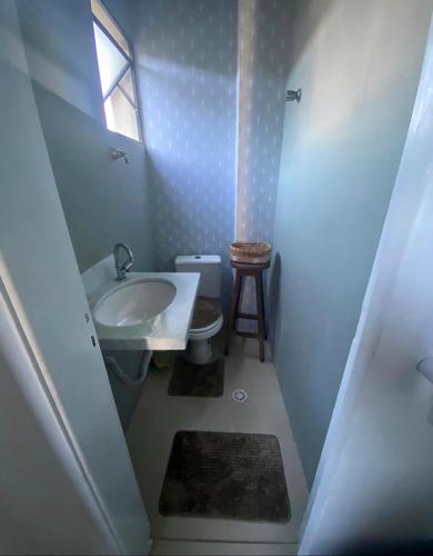 Phòng tắm tại Novidade - Apto a 500 metros da praia da Enseada