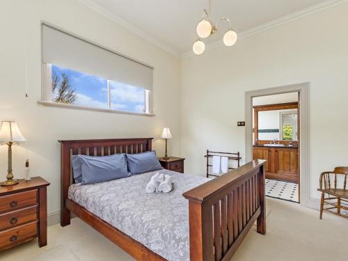 Gallery image of Fairholme Townhouse in Warrnambool