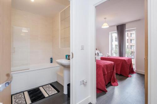 Et badeværelse på CONEN Image Two Apartment