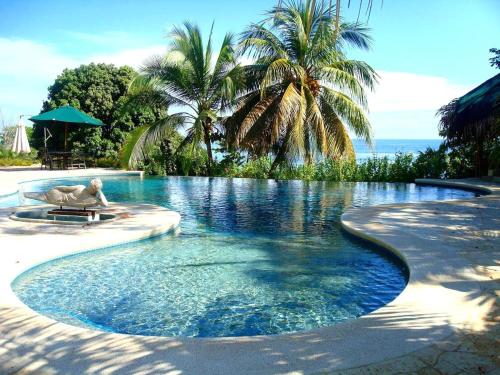 Piscina a LagunaVista Villas o a prop