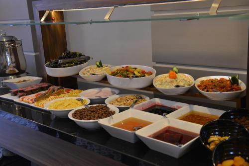 Jídlo v hotelu nebo okolí