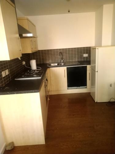 COSY DOUBLE ROOM CLOSE TO UNIVERSITY OF BRADFORD AND CITY CENTRE