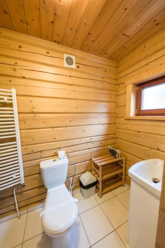 Salle de bains dans l'établissement Tęczowe Wzgórze