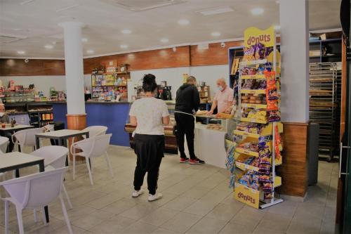 Гости HOSTAL BURGALES