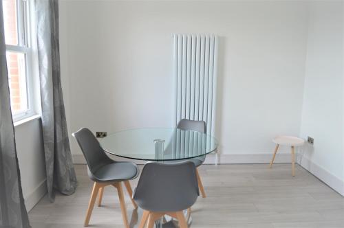 2 bedroom apartment in Ramsgate – Photos 4