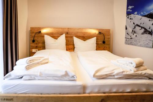 Postel nebo postele na pokoji v ubytování Smart Resorts Haus Azur Ferienwohnung 806