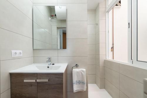 A bathroom at Apartment Antonia - Alcúdia