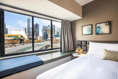 Crowne Plaza Melbourne, an IHG Hotel Image
