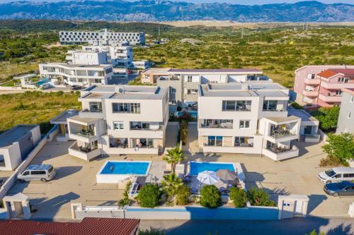 Apartments & Rooms Danivan Pool Villas B