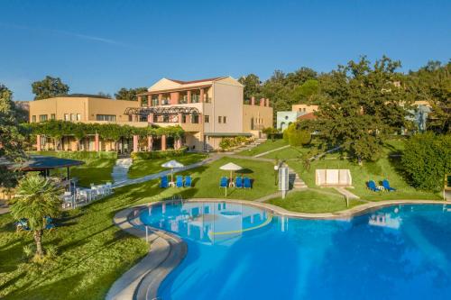 Bazén v ubytování Century Resort nebo v jeho okolí