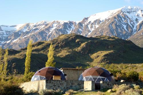 Nespecifikovaný výhled na hory nebo výhled na hory při pohledu z luxury tent