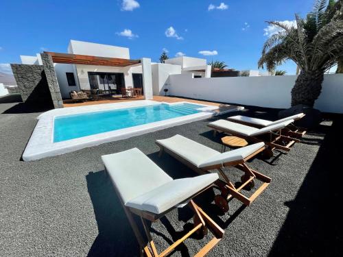 Villa Tahona by Villalia