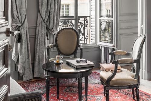 Maison Albar- Le Champs-Elyséesにあるシーティングエリア