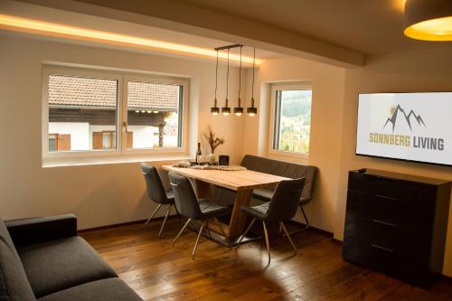 Televízia a/alebo spoločenská miestnosť v ubytovaní Das Neue Sonnberg Living, SKI IN-SKI OUT