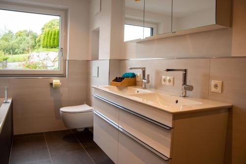 Gallery image of Das Neue Sonnberg Living, SKI IN-SKI OUT in Brixen im Thale