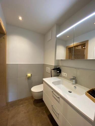 Gallery image of Das Neue Sonnberg Living, SKI IN-SKI OUT in Brixen im Thale