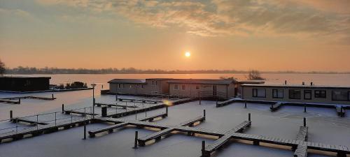 Gallery image of Visserslust - Woonboten & Appartementen in Vinkeveen