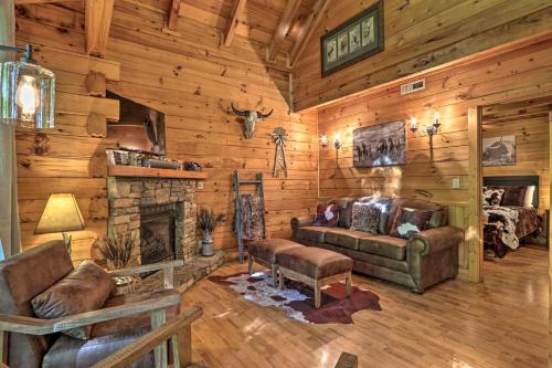 3 Mi to Pigeon Forge: Cabin w/ Hot Tub & Deck photo 15