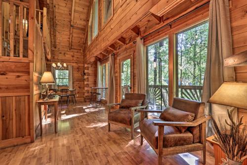 3 Mi to Pigeon Forge: Cabin w/ Hot Tub & Deck photo 17