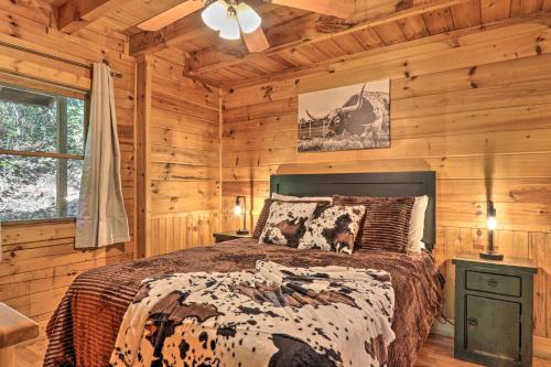3 Mi to Pigeon Forge: Cabin w/ Hot Tub & Deck photo 23