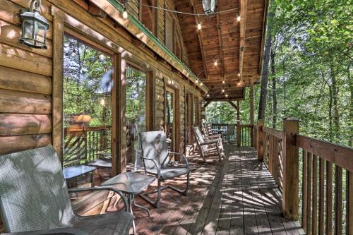 3 Mi to Pigeon Forge: Cabin w/ Hot Tub & Deck photo 7