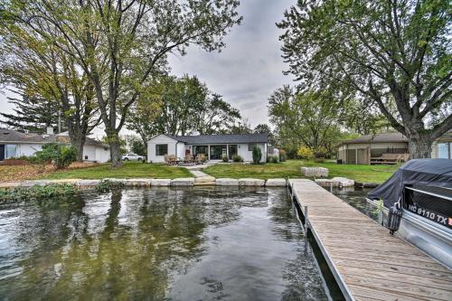Gallery image of Fenton Home with Patio and All Sports Lake Access in Fenton