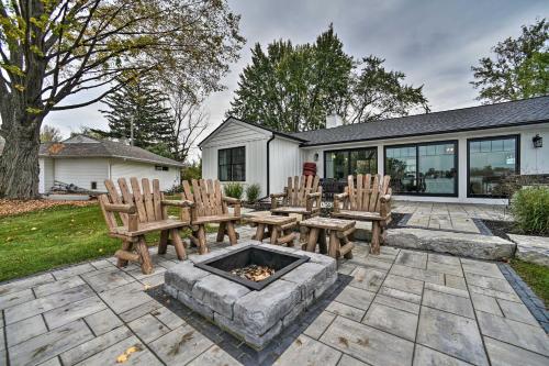 Gallery image of Fenton Home with Patio and All Sports Lake Access in Fenton