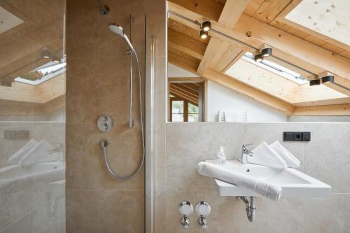 Koupelna v ubytování Zugspitzerei - Premium Chalet Ferienwohnungen