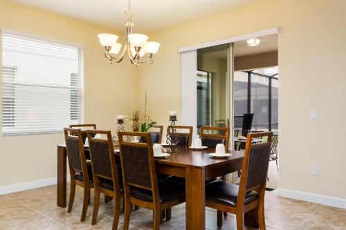 6Br 6Bath Pvt Home Pool 10min Disney 3282ft photo 20