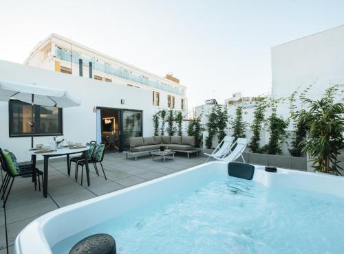 Guadalupe 15 - Penthouse with Private Solarium & Jacuzzi ...