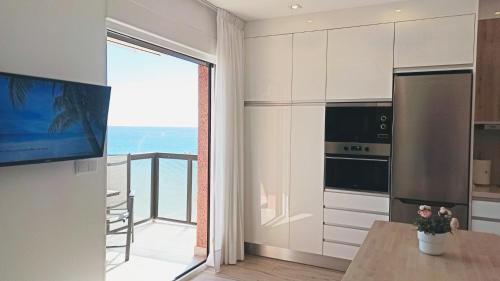 Η κουζίνα ή μικρή κουζίνα στο Bahia Deluxe