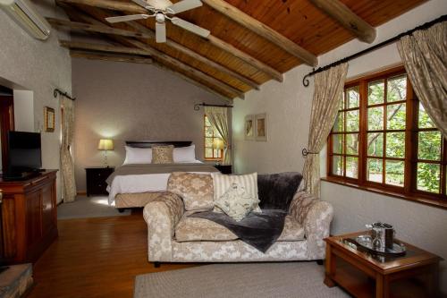Gallery image of Whispering Pines Country Estate in Magaliesburg