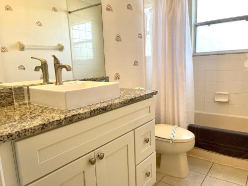 Disney Dream with Hot Tub, Pool, Xbox, Games Room, Lakeview, 10 min to Disney, Clubhouse photo 42