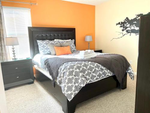 Disney Dream with Hot Tub, Pool, Xbox, Games Room, Lakeview, 10 min to Disney, Clubhouse photo 41